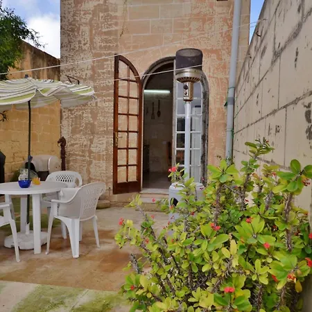 In House - Roof-top Spacious Private W Bathroom - Terrace Pensiune *