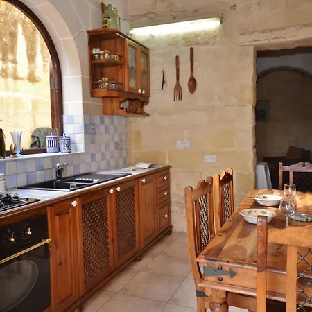 In House - Roof-top Spacious Private W Bathroom - Terrace *