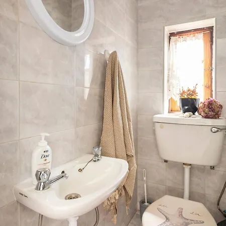 In House - Roof-top Spacious Private W Bathroom - Terrace