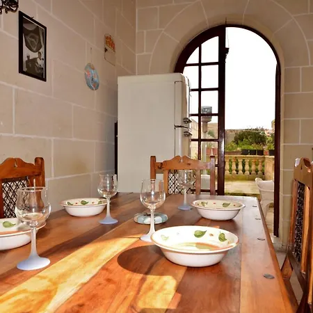 In House - Roof-top Spacious Private W Bathroom - Terrace