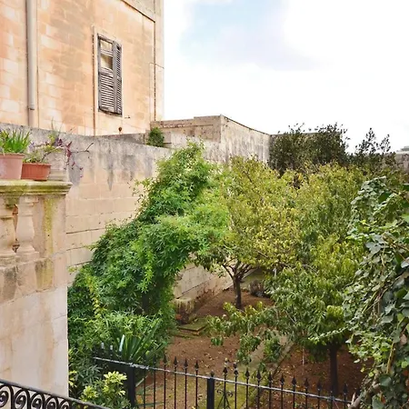 Konukevi In House - Roof-top Spacious Private W Bathroom - Terrace